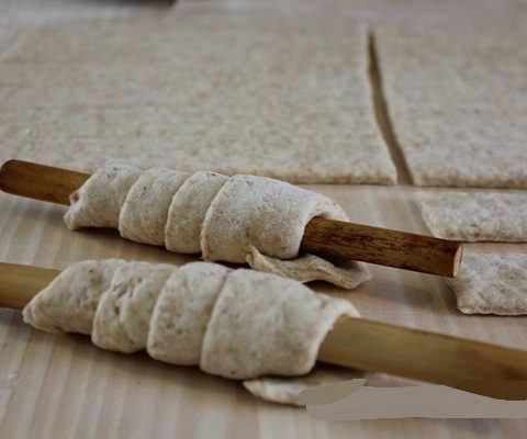 recipe directions cheese rolls cake